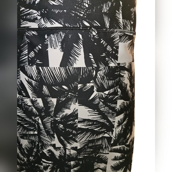 Fabletics "Cora" Compression Mini Skirt - Picture 5 of 6